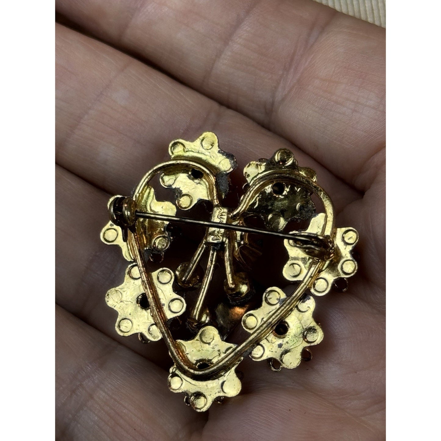 Vintage Heart Brooch Green Rhinestone Goldtone Floral Costume Jewelry 1.5”