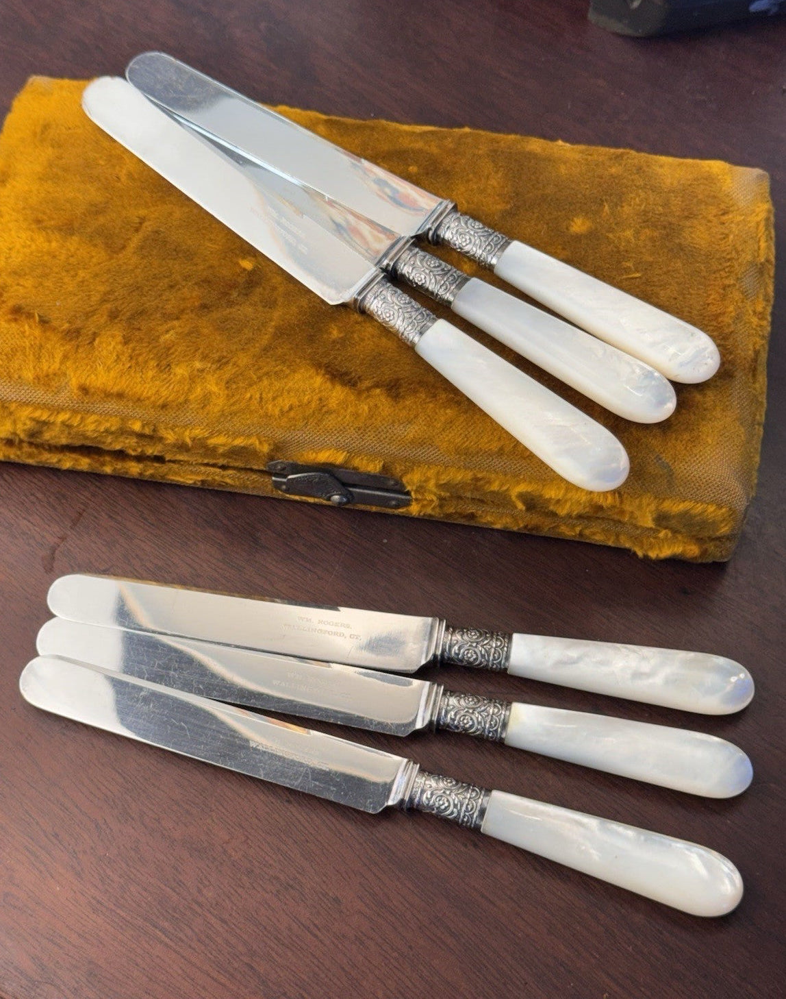 MOP Butter Knives Set 6 Mother Of Pearl Sterling Ferrules Rogers 6.5” ANTIQUE