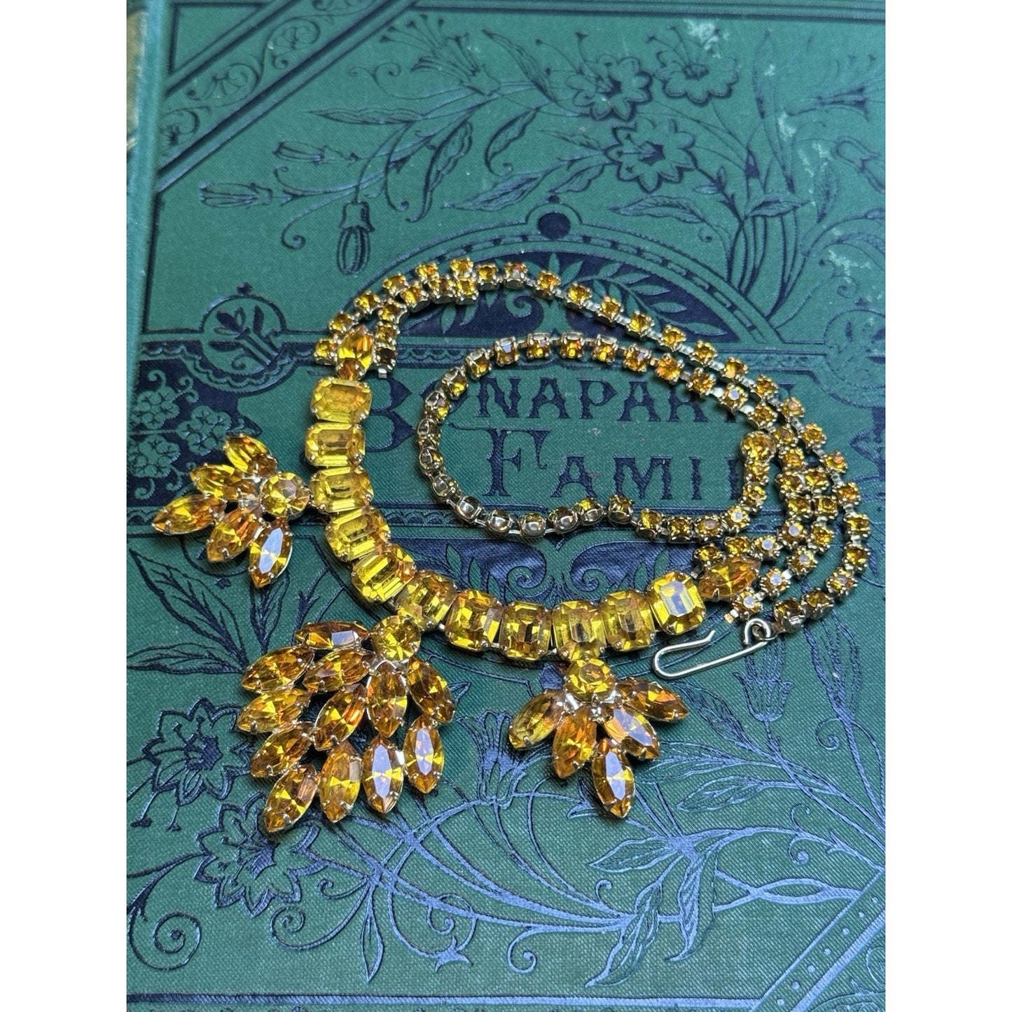 Vintage Necklace Golden Tone Rhinestone Statement Bib Goldtone 14.5”