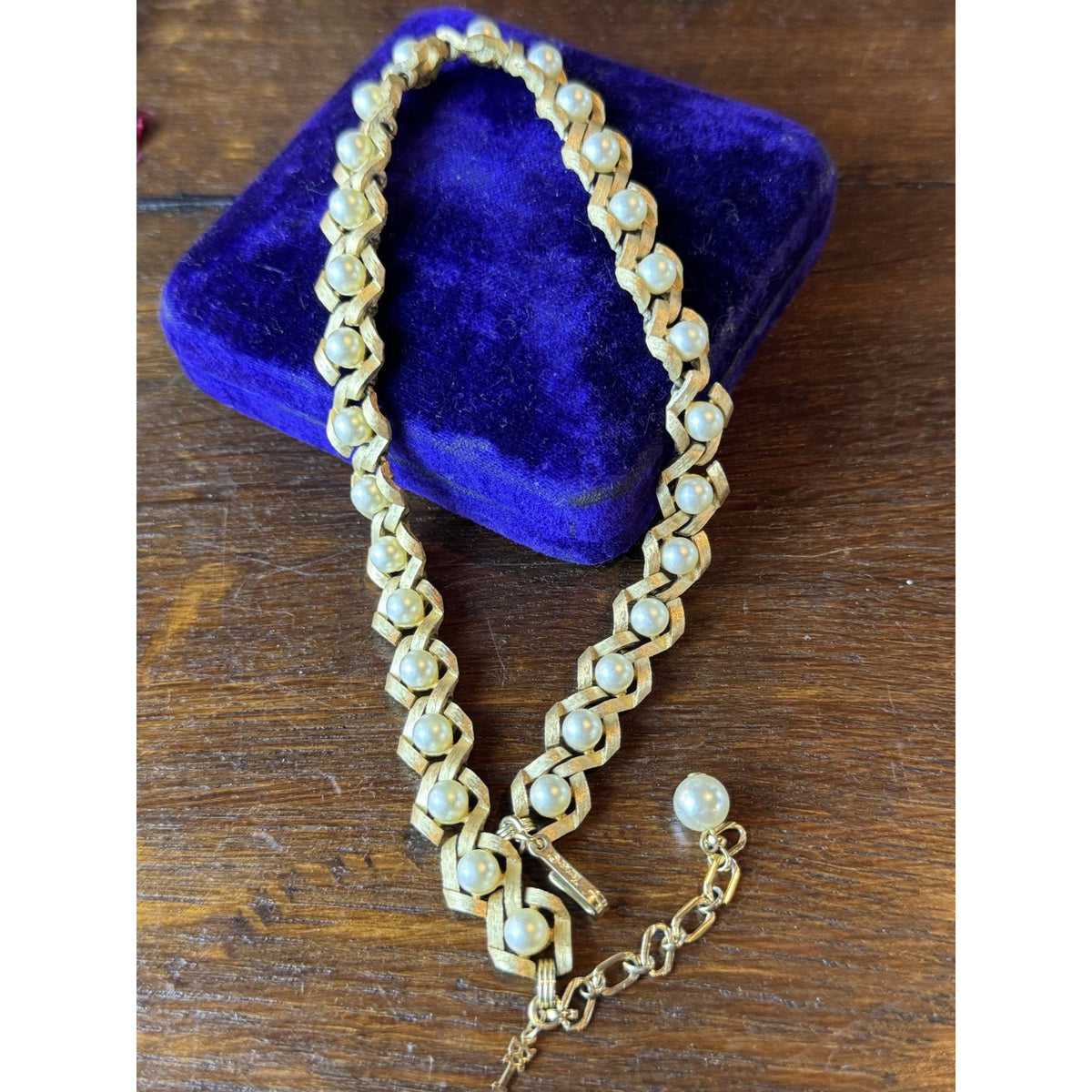 Vintage Trifari Faux Pearl Necklace Brushed Goldtone Signed Adjustable 16” x .5”
