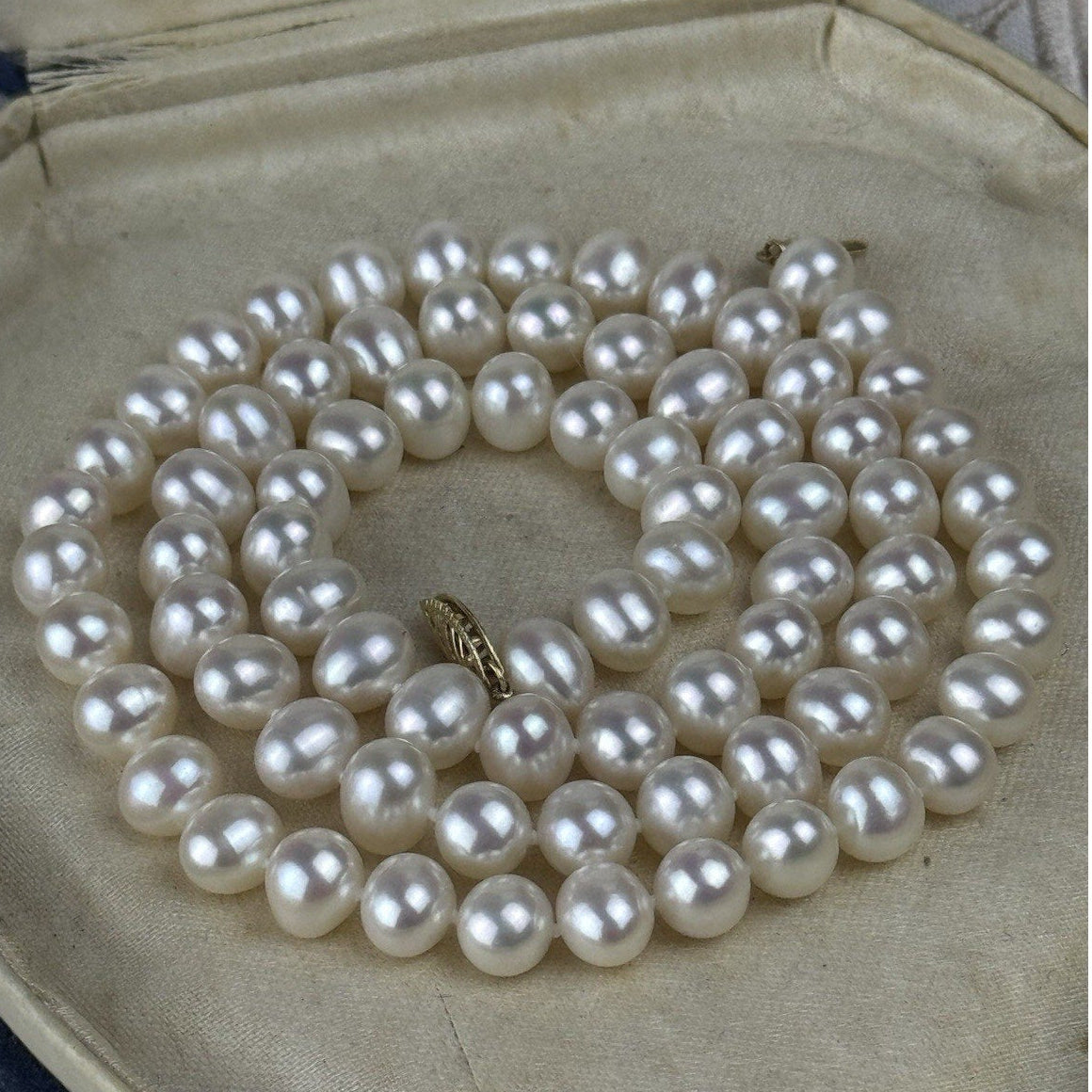 Cultured Pearl Necklace 23.5” Knotted 14K Gold Clasp 8mm FIC Pearls VINTAGE
