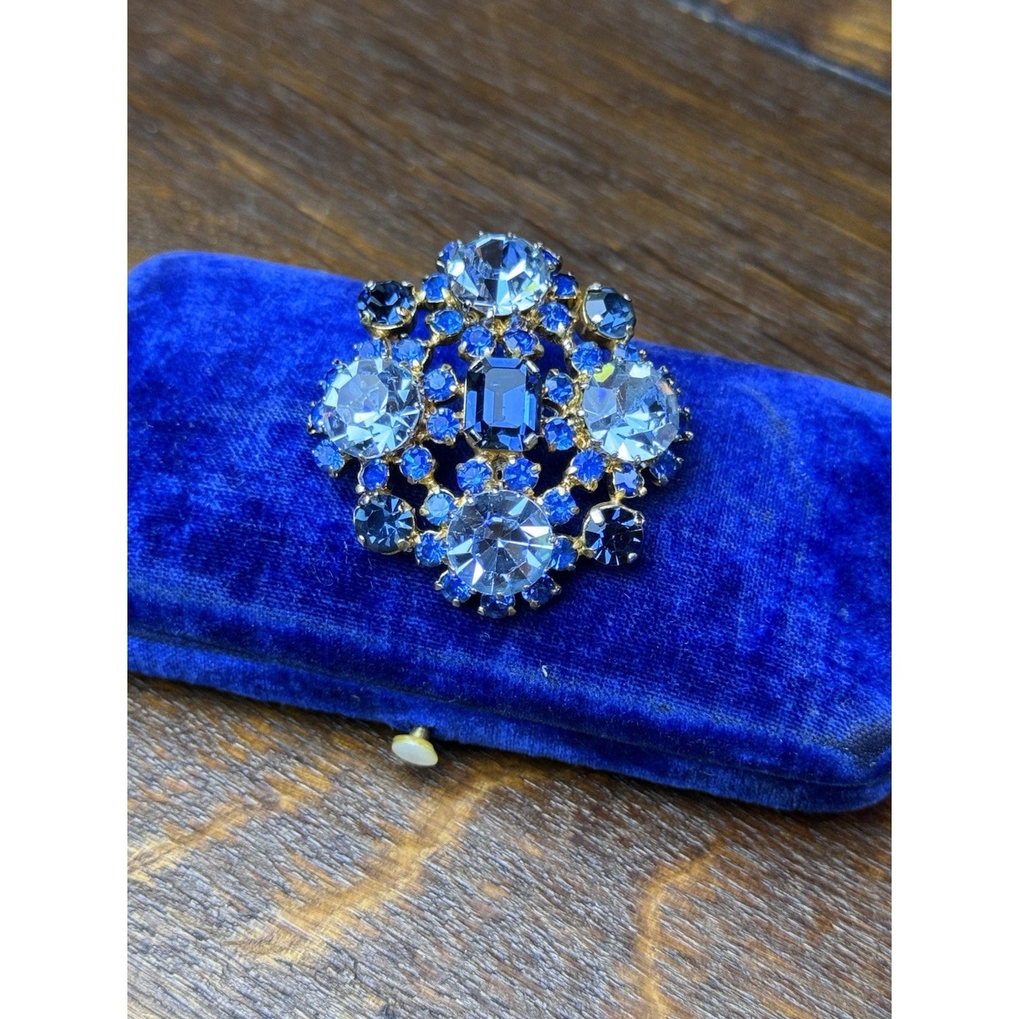 Vintage Blue Brooch Rhinestone Cluster Goldtone Sapphire Light Blue Pin 1.75”