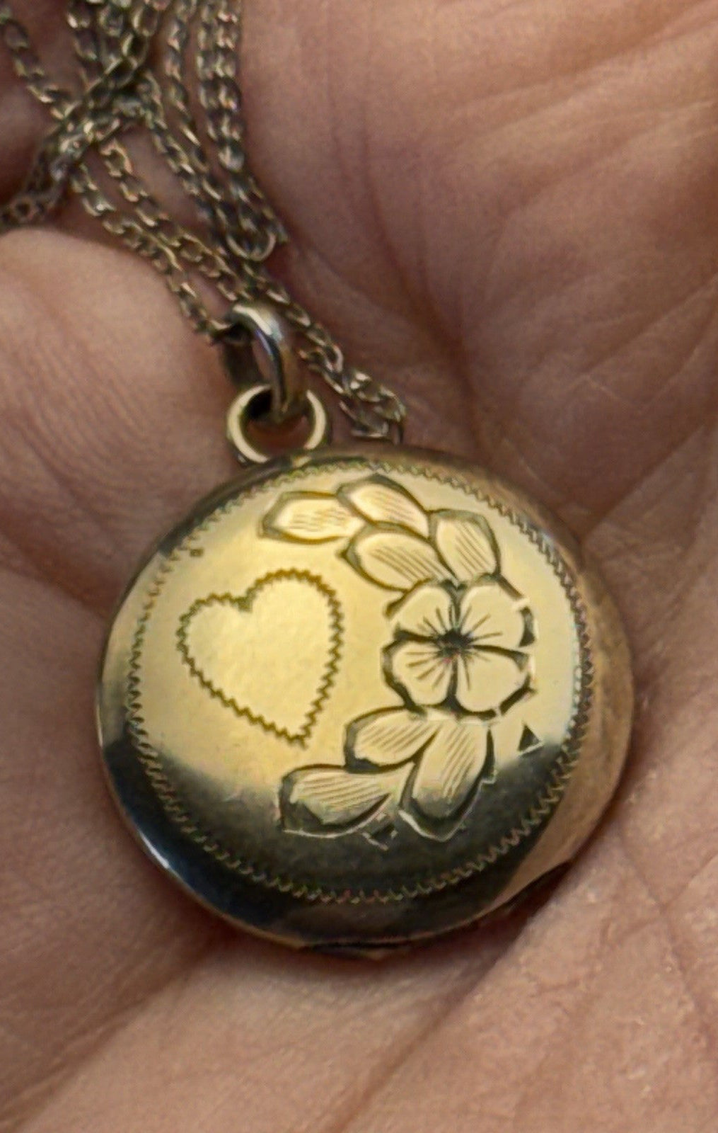 Gold-Filled Round Photo Locket Necklace Floral Heart JOYCE 19”