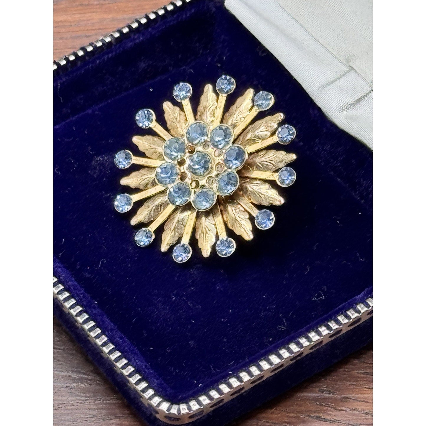 Vintage Brooch Blue Rhinestone Goldtone Floral Sunburst Statement Pin 1.5”