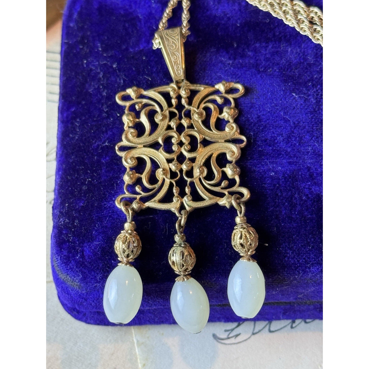 Goldtone Pendant Necklace Green Glass Bead Filigree Dangle 22” VINTAGE