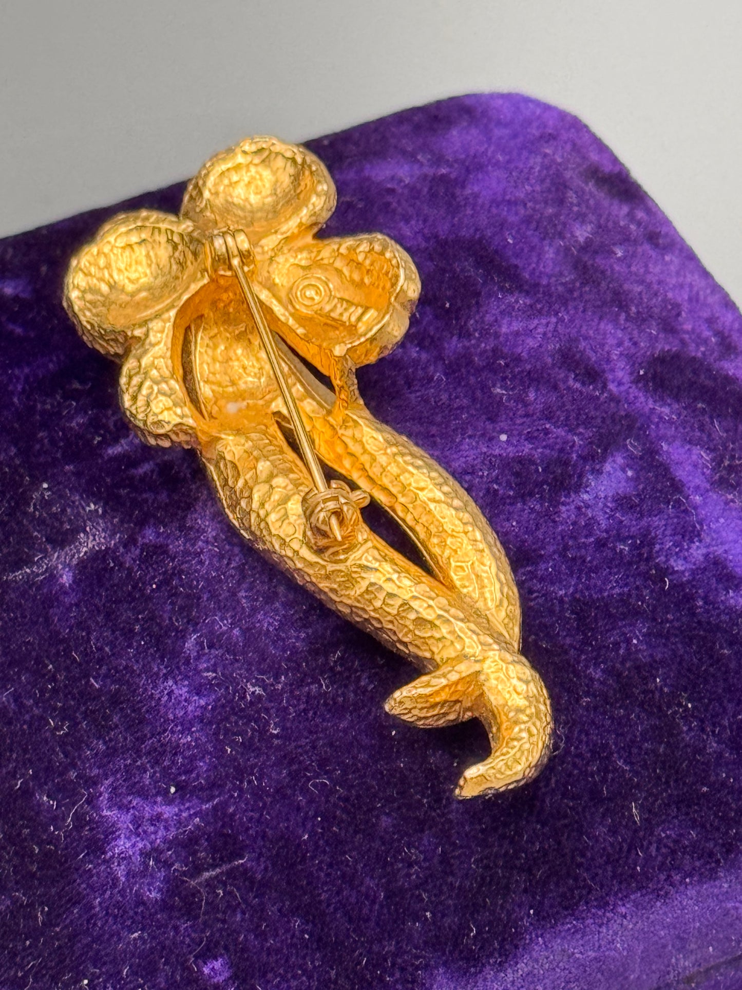 Vintage Pell Brooch Goldtone Bow Ribbon Green Rhinestone Amber Crystal 2.5”