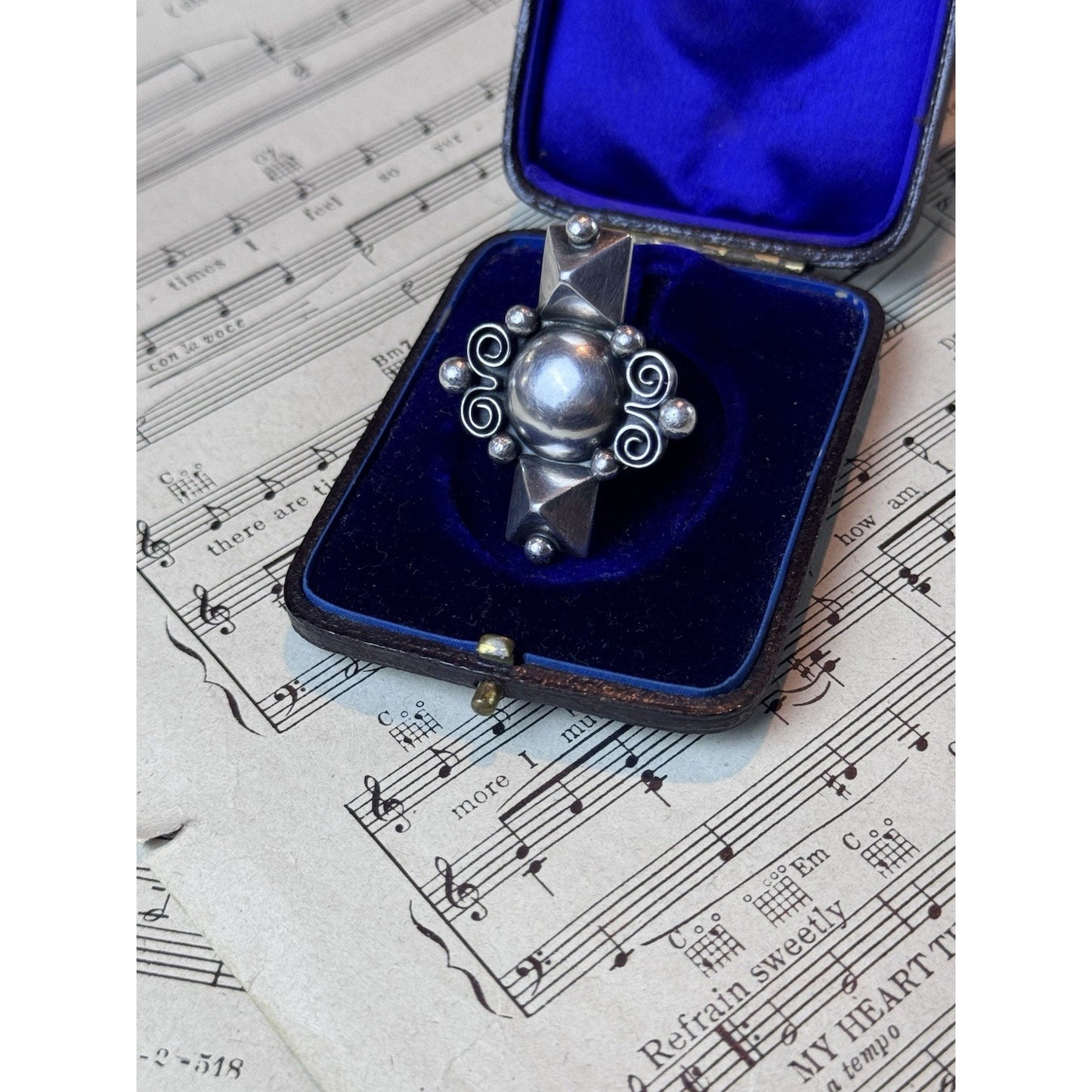 Vintage Finnish 916H Silver Handmade Folk Art Statement Ring Size 6 1968