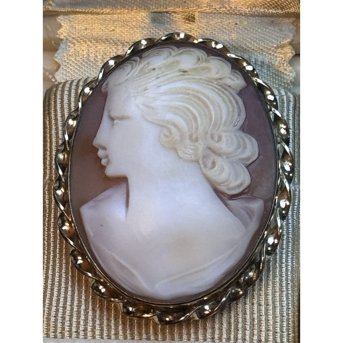 Vintage 12K Gold-Filled Left Facing Carved Shell Cameo Brooch Pendant