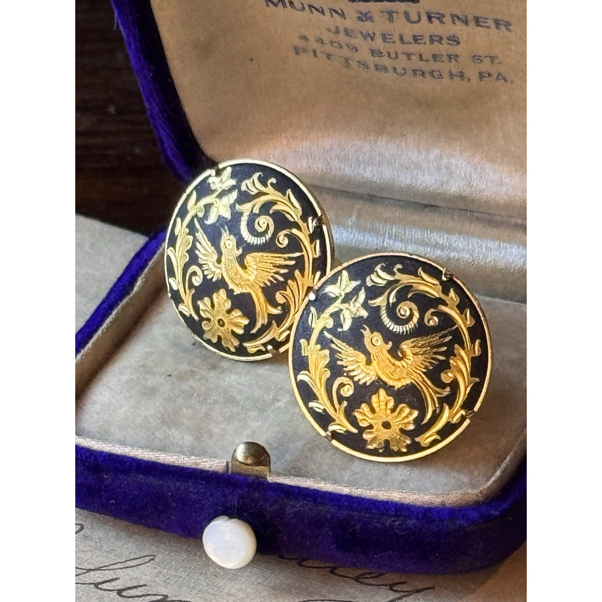 Spanish Damascene Clip On Earrings Round Bird Floral Black Goldtone .75”