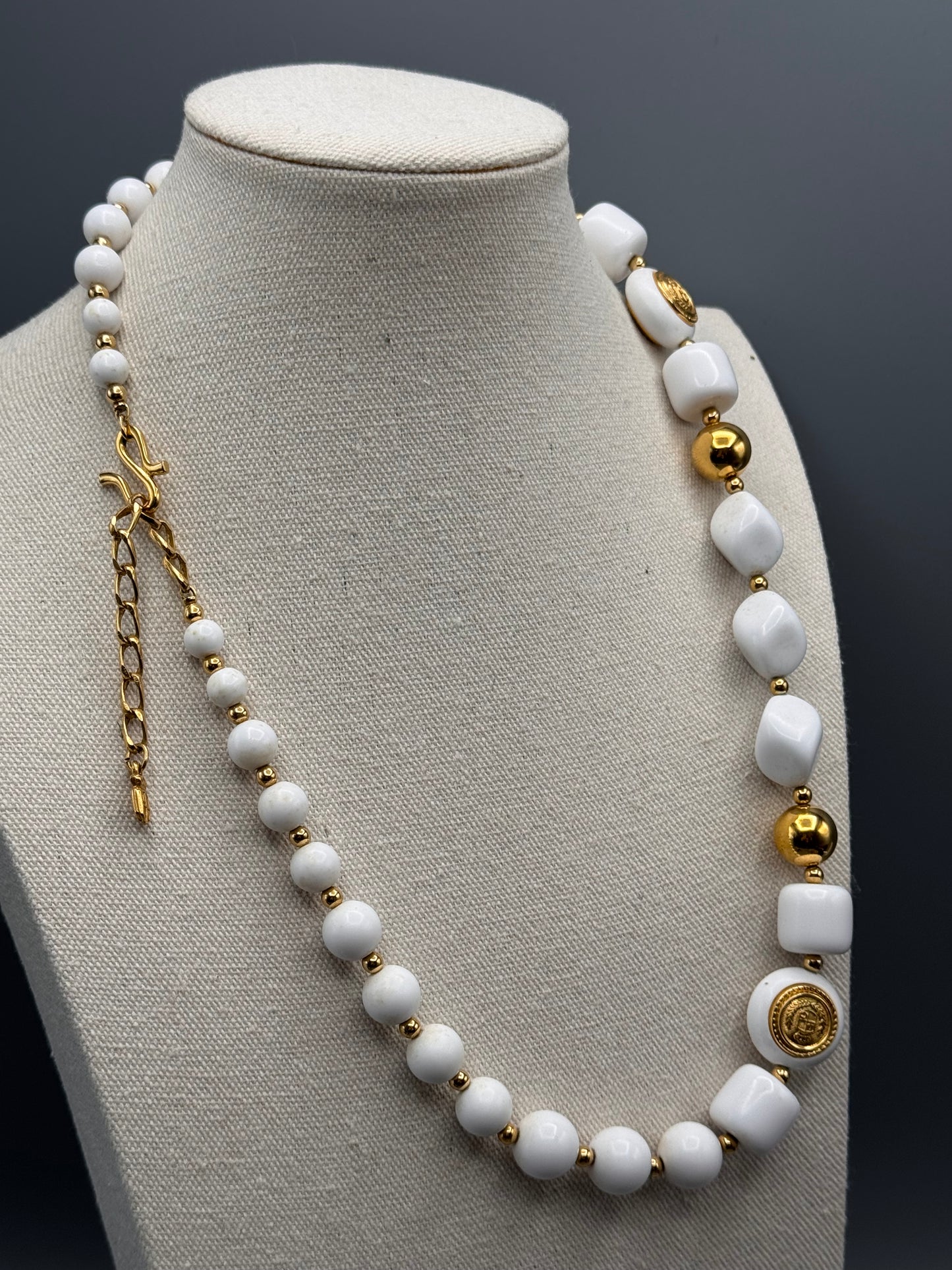 Vintage White Acrylic Beaded Necklace Goldtone Accents 26.5” 80s