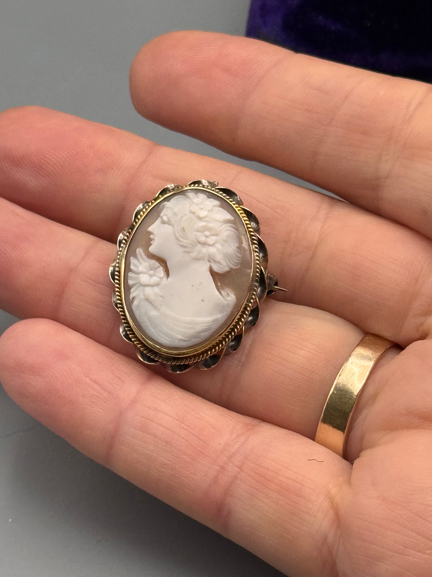Antique Cameo Gold Filled Brooch Pendant Hand Carved 1 1/8”