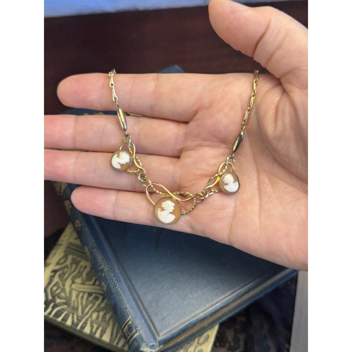 Cameo Necklace Three Portraits Goldtone Openwork Links Vintage Romantic 19”