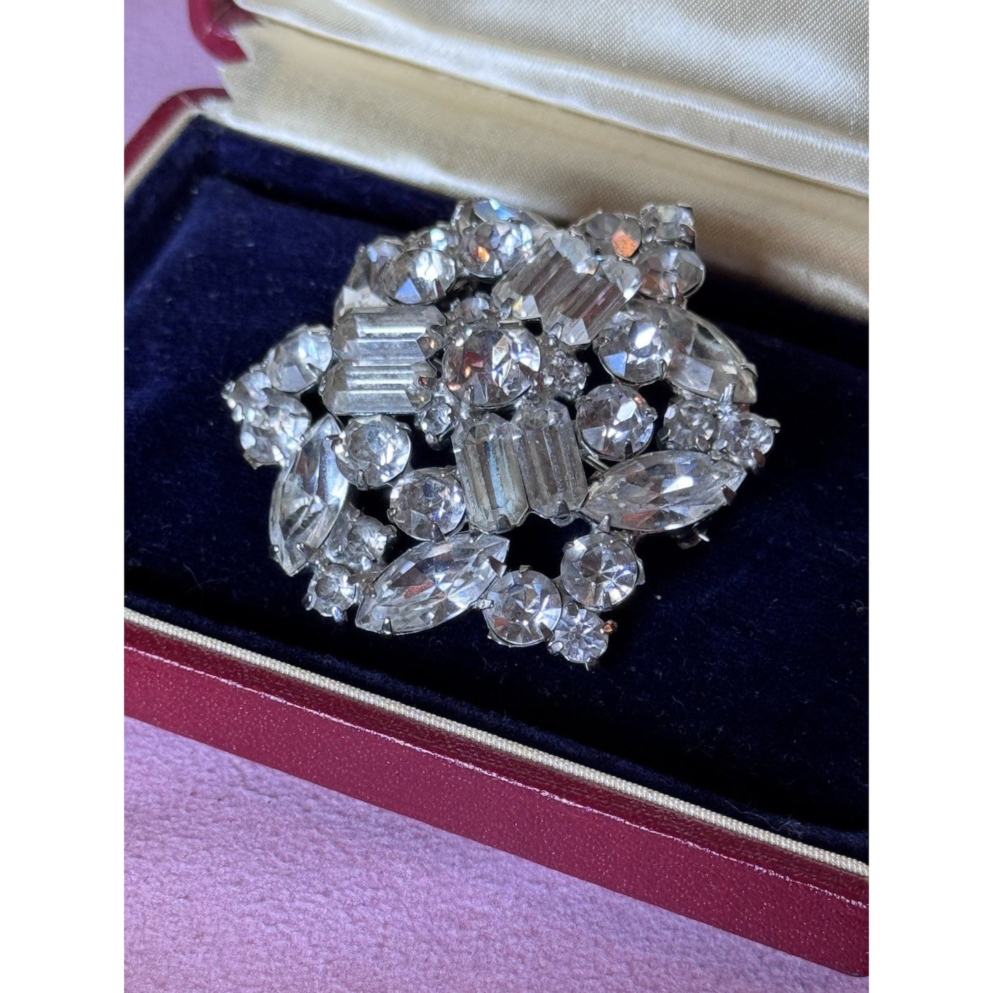 Vintage WEISS Brooch Rhinestone Clear Crystal Wreath Pin Signed 2”
