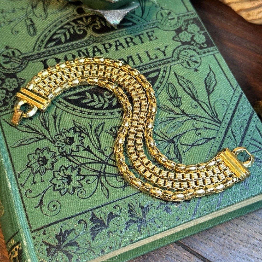 Vintage Goldtone Multi Strand Bracelet 4 Chain Link 6.25” Wide Panel
