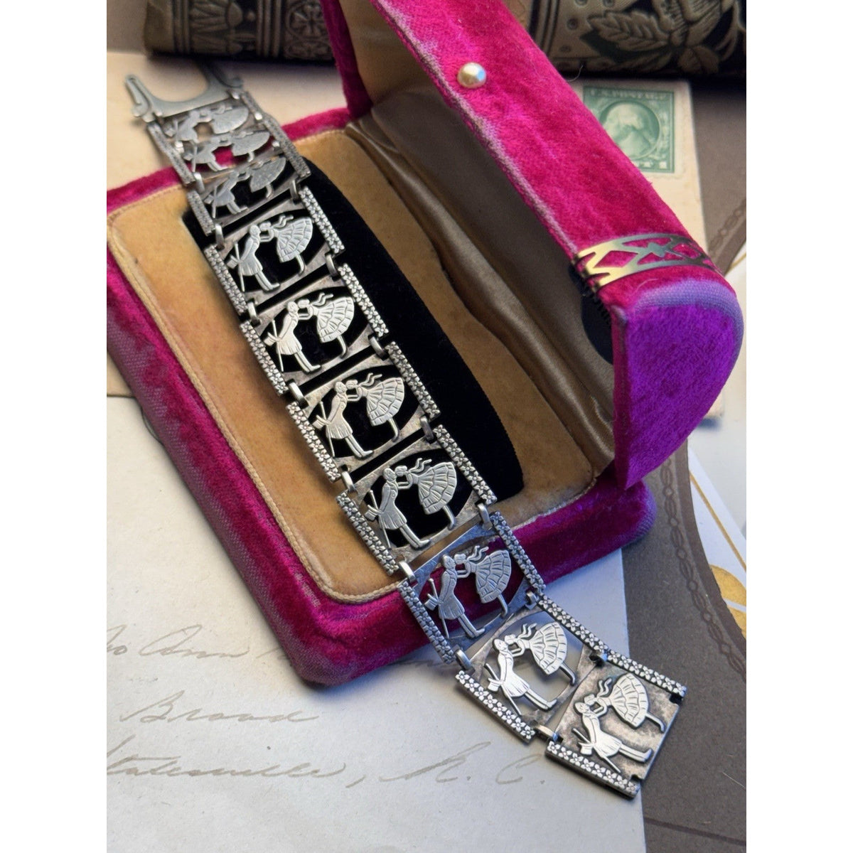 Vintage Sterling Silver Kissing Couple Bracelet Romantic Love Story Panel 6.75”