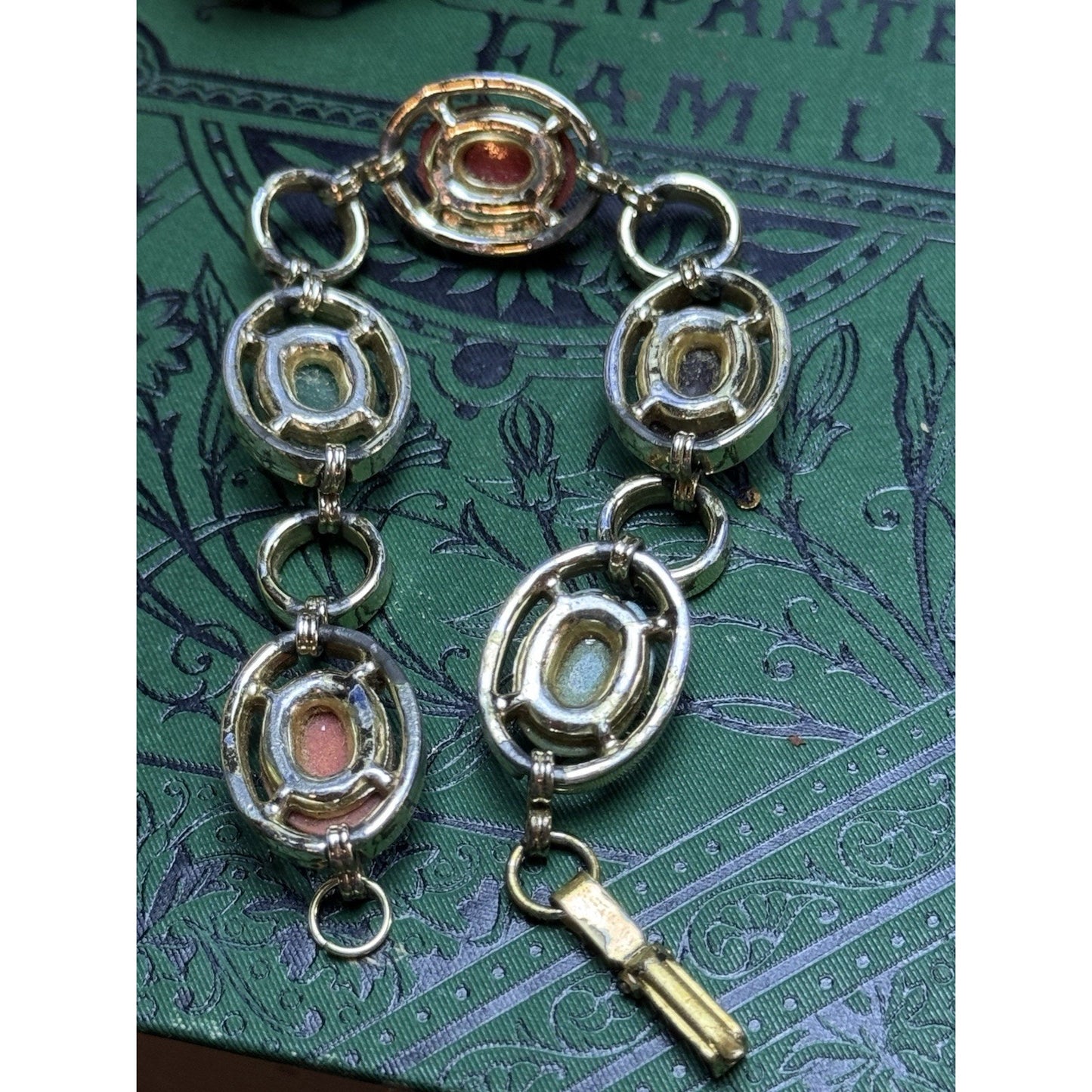 Vintage Egyptian Revival Scarab Bracelet Goldtone Thermoset Scarabs 7.5”
