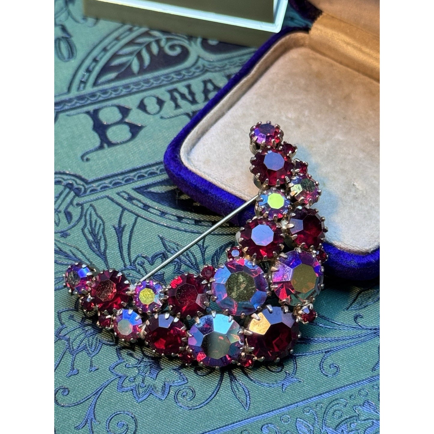 Karu Arke Inc Crescent Moon Brooch Red Aurora Borealis Rhinestone 2” Vintage