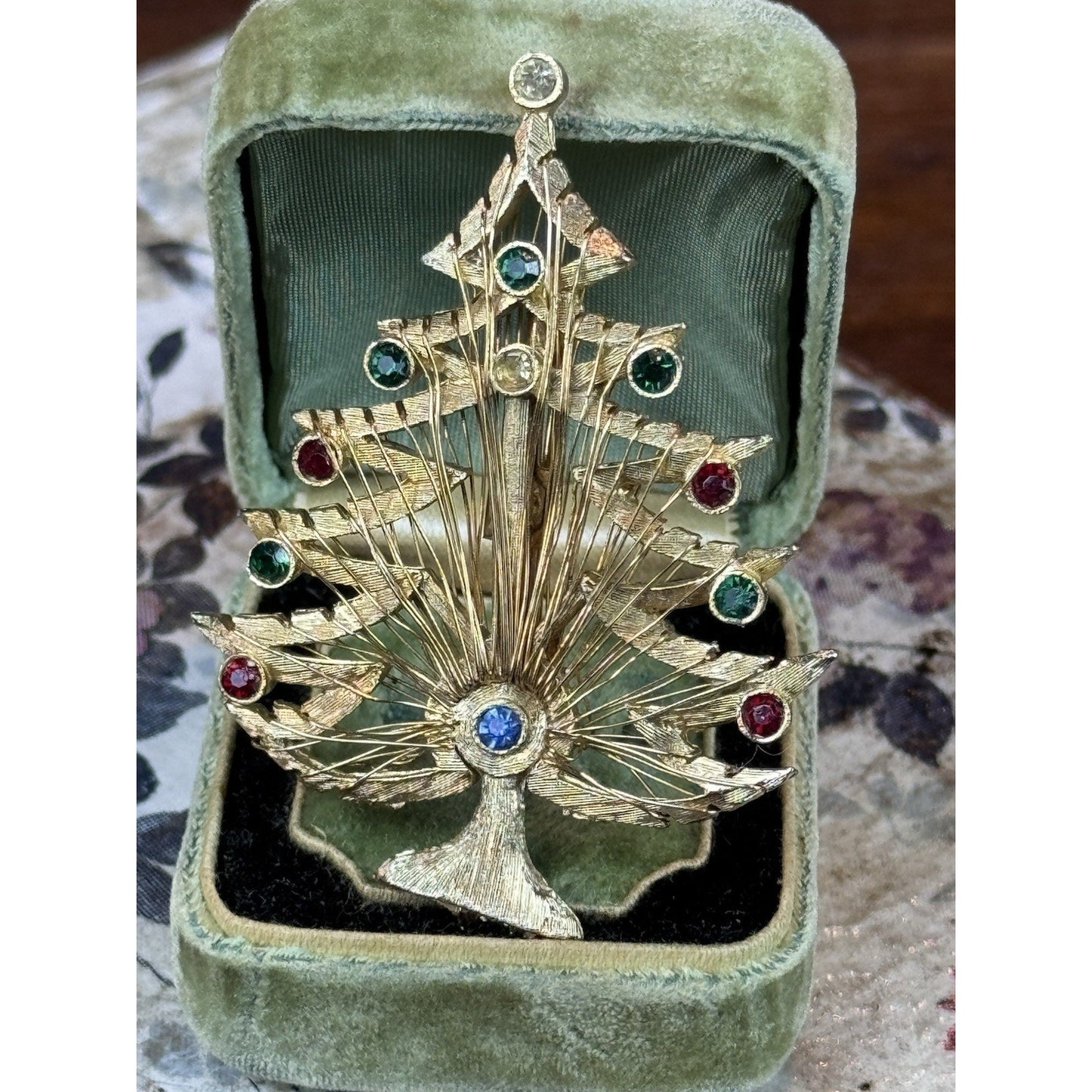 Vintage LJM Rhinestone Christmas Tree Brooch Goldtone Harp Wire Holiday Pin