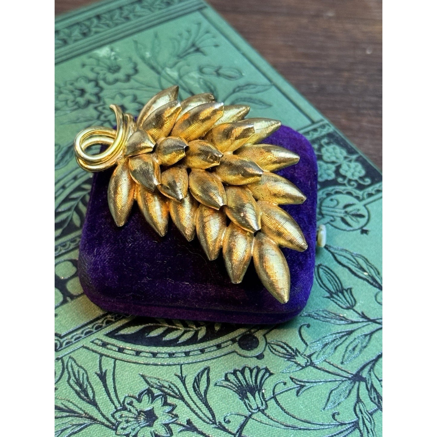 Vintage Brooch Wheat Sheaf Goldtone Statement Piece 2 5/8”