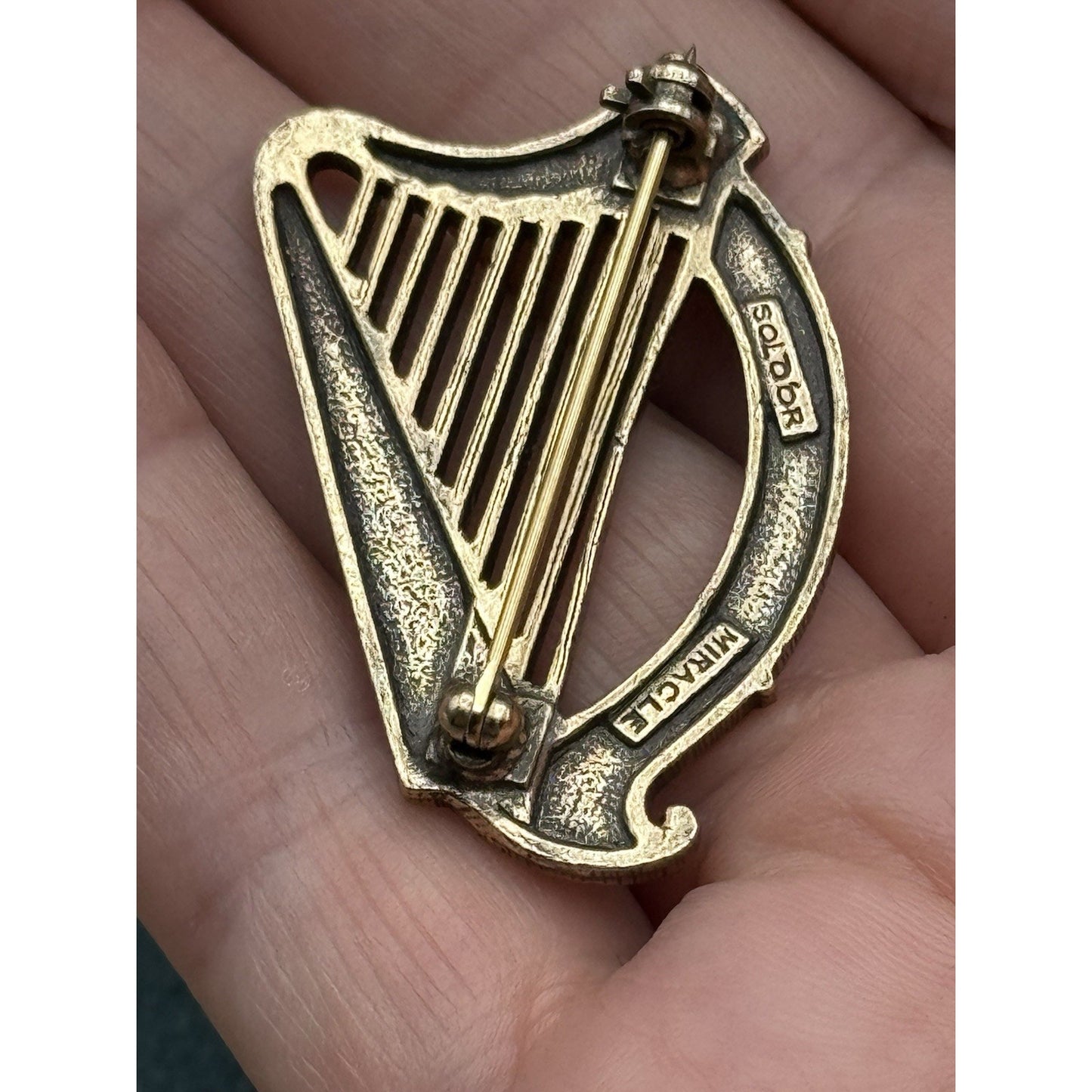 Vintage Irish Harp Brooch Enamel Goldtone Celtic Music Pin 1.5”