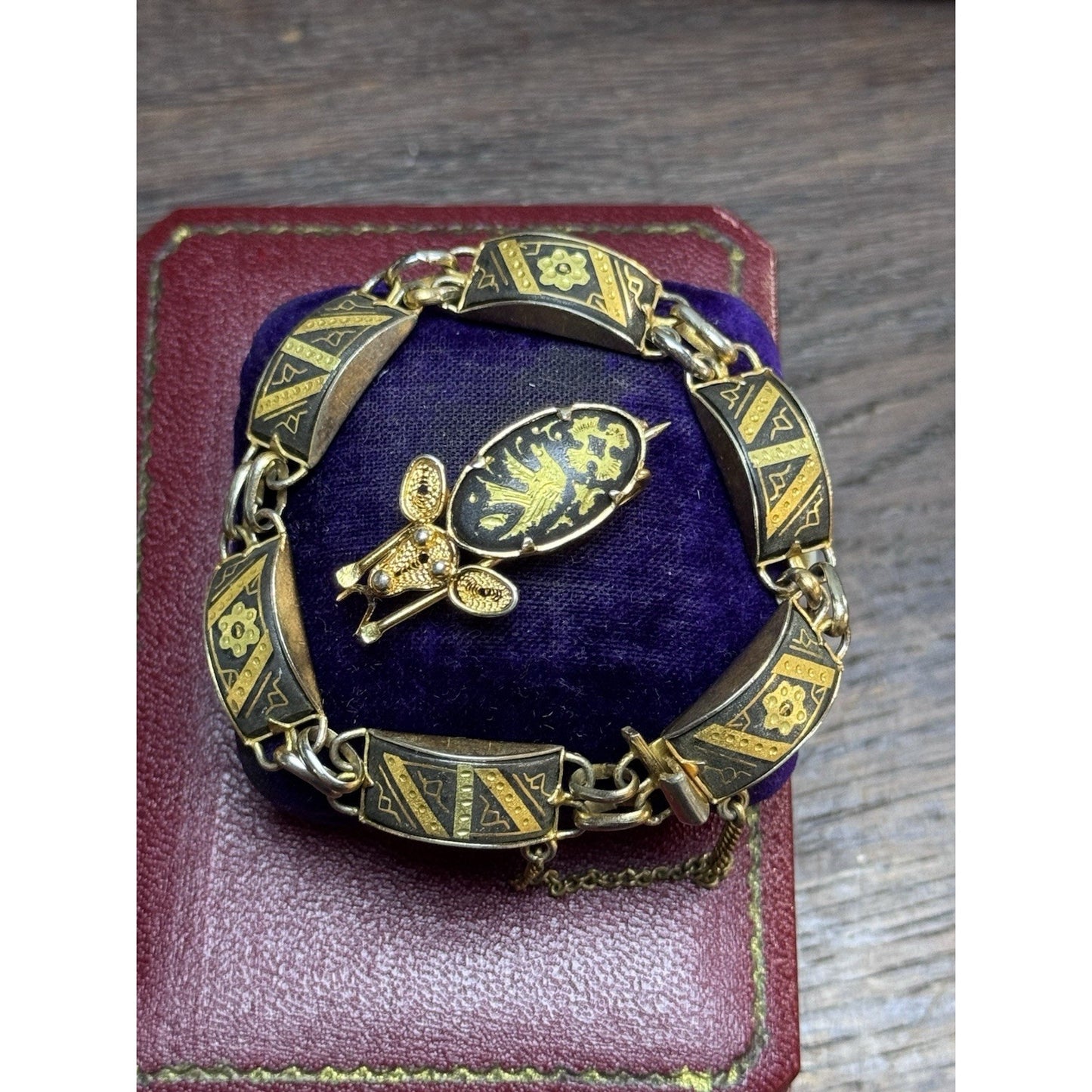 Vintage Damascene Bracelet 6.5” Black Goldtone Link Bracelet Mouse Brooch Set