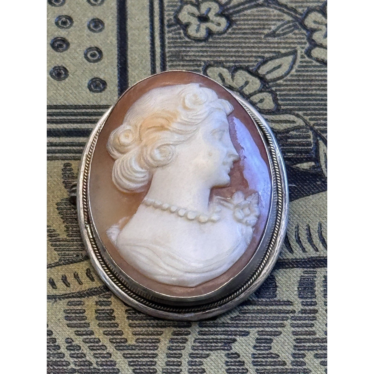 Cameo Brooch Pendant 800 Silver Finely Carved Shell Portrait Vintage 1.25” x 1”