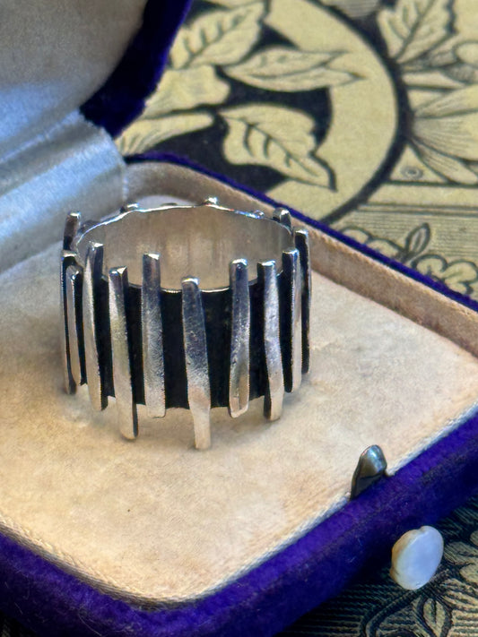 Silver Artisan Ring Modernist Sculptural Raised Bar Wide Band Size 7.5
