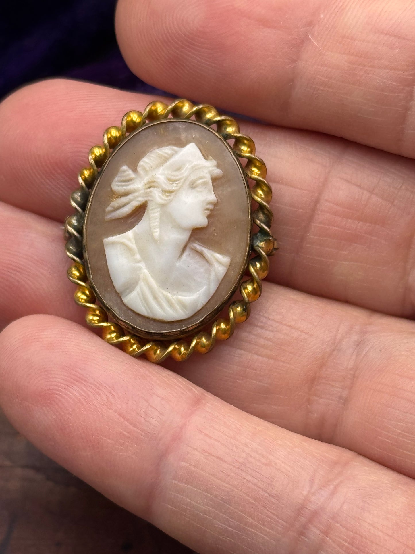 Antique Neoclassical Cameo Brooch Gold Filled Oval Portrait 1.5”