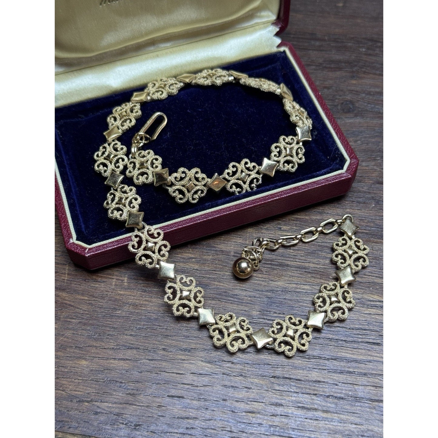 Vintage Avon Precious Pretenders Gold Tone Filigree Lace Choker Necklace 16”