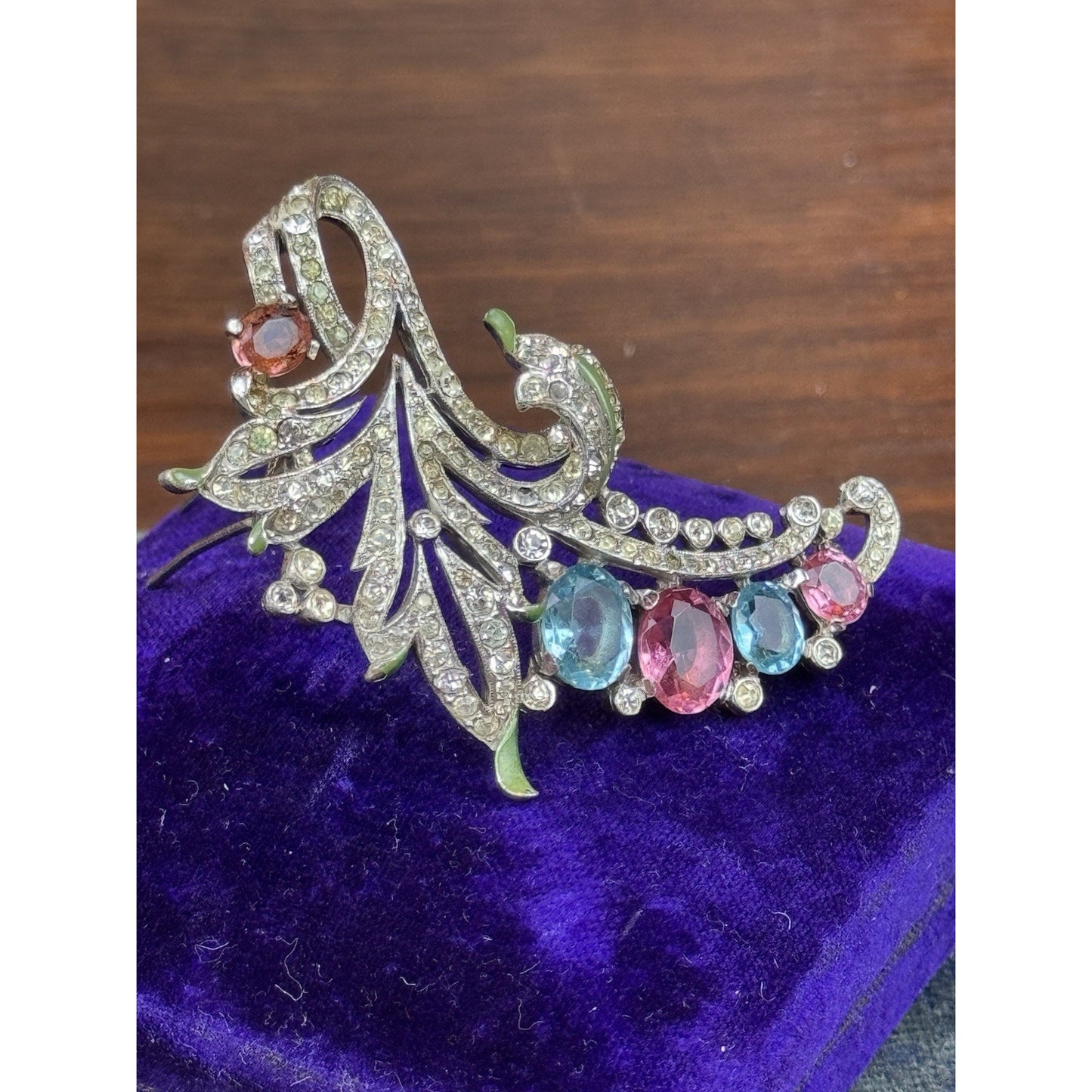 Vintage Crown Trifari Fur Clip Alfred Philippe 1940   Rhinestone