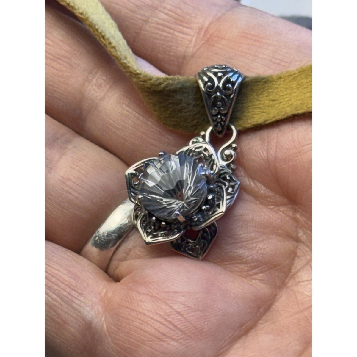 SARDA Sterling Silver 925 Floral Pendant Clear Faceted Stone Velvet Ribbon 1.5”