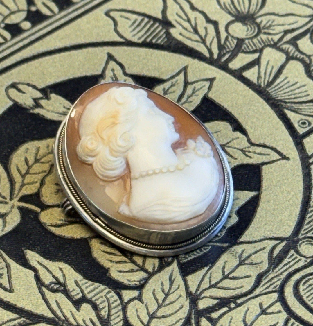 Cameo Brooch Pendant 800 Silver Finely Carved Shell Portrait Vintage 1.25” x 1”