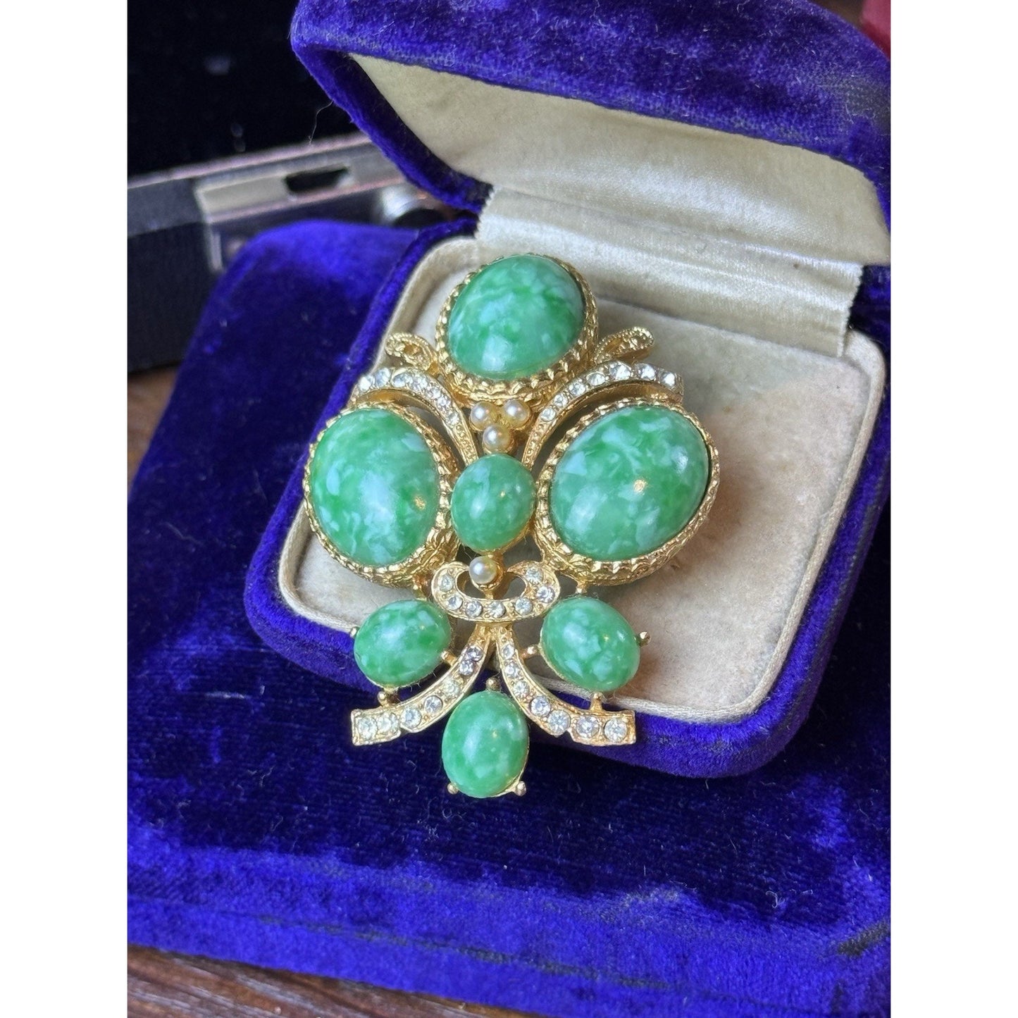 Vintage Green Lucite Brooch Goldtone Faux Pearl Rhinestone Statement Pin 2.25”
