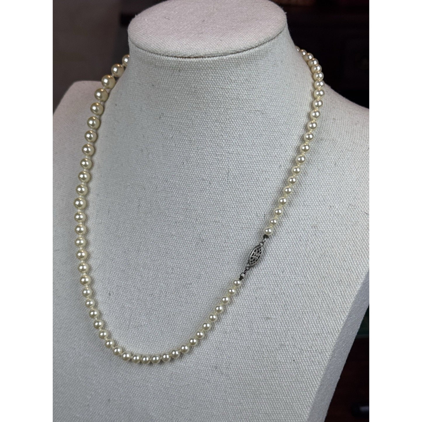 Vintage Mallorca Faux Pearl Necklace 19.5” Knotted Graduated Original Case