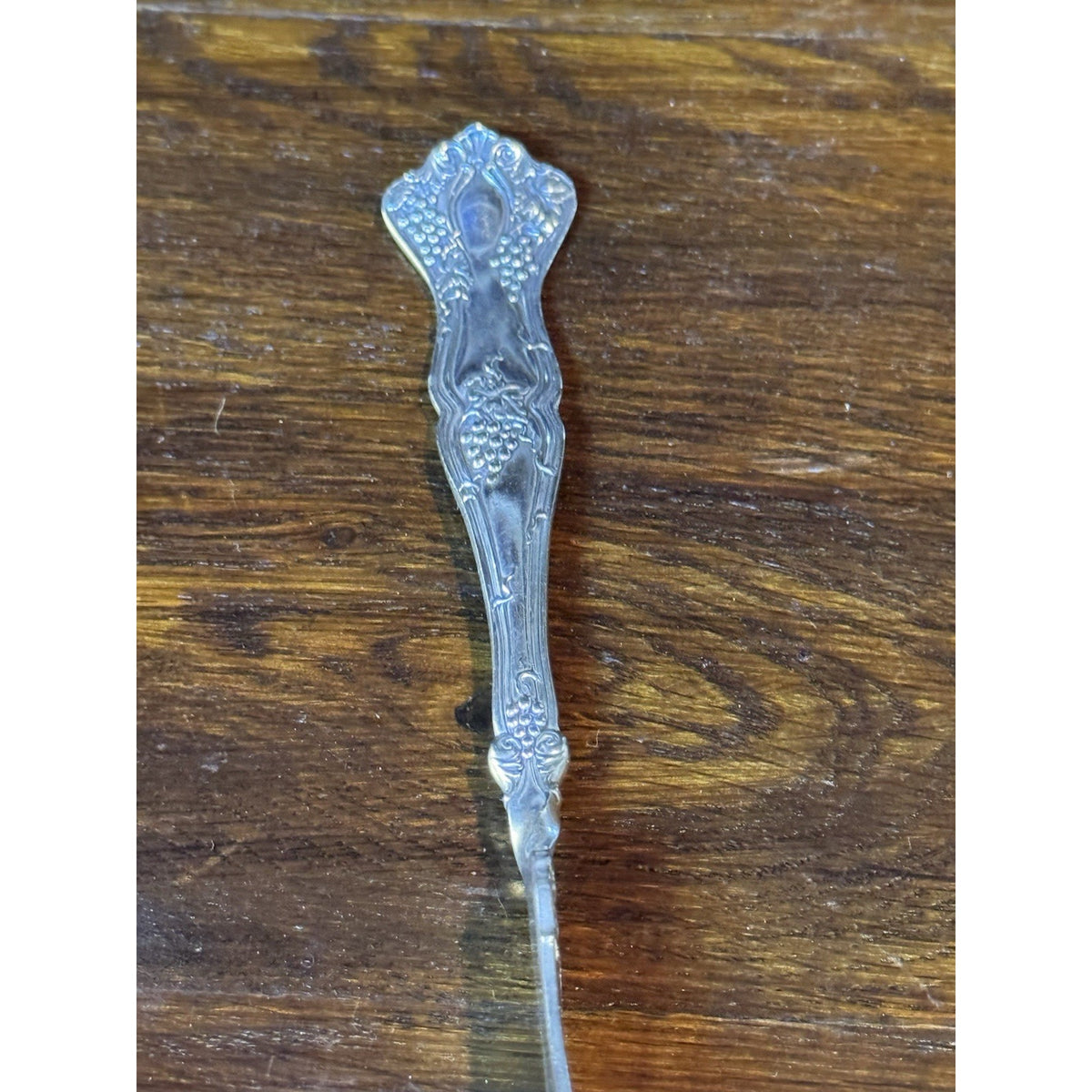 Rogers Silverplate Master Butter Knife Grape & Scroll Design 7” Serving