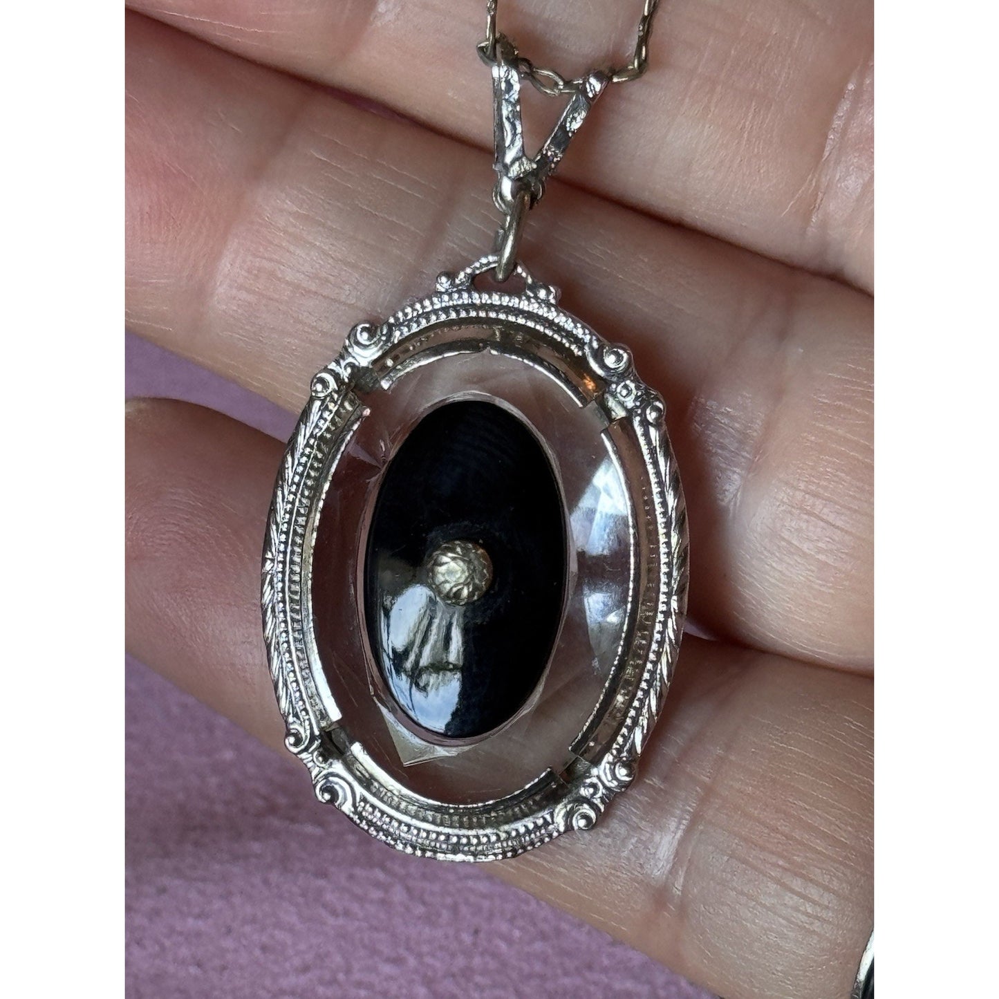 Art Deco Style Pendant Necklace Black Oval Center Silvertone 16” VINTAGE