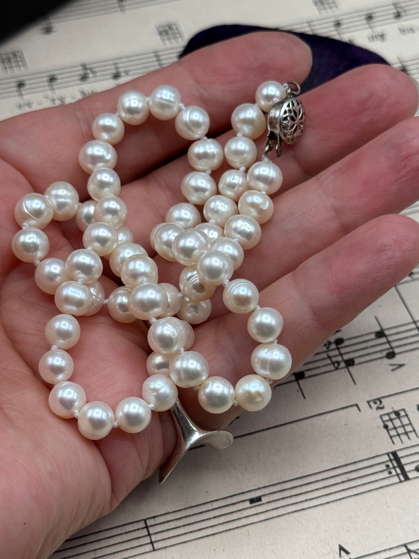 Vintage Cultured Pearl Necklace 7mm Knotted Strand 16.5” Filigree Clasp White