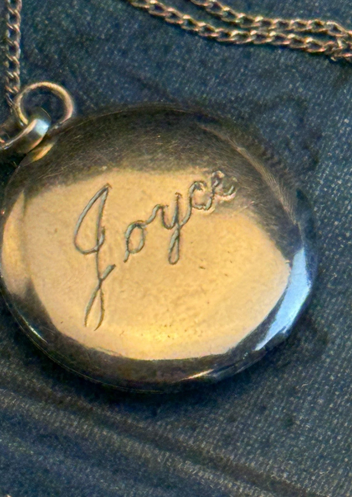 Gold-Filled Round Photo Locket Necklace Floral Heart JOYCE 19”