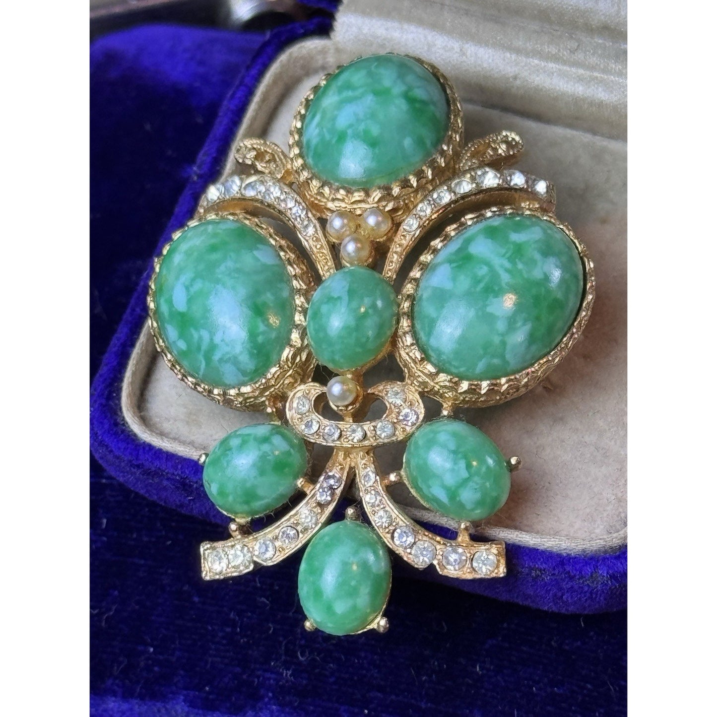 Vintage Green Lucite Brooch Goldtone Faux Pearl Rhinestone Statement Pin 2.25”