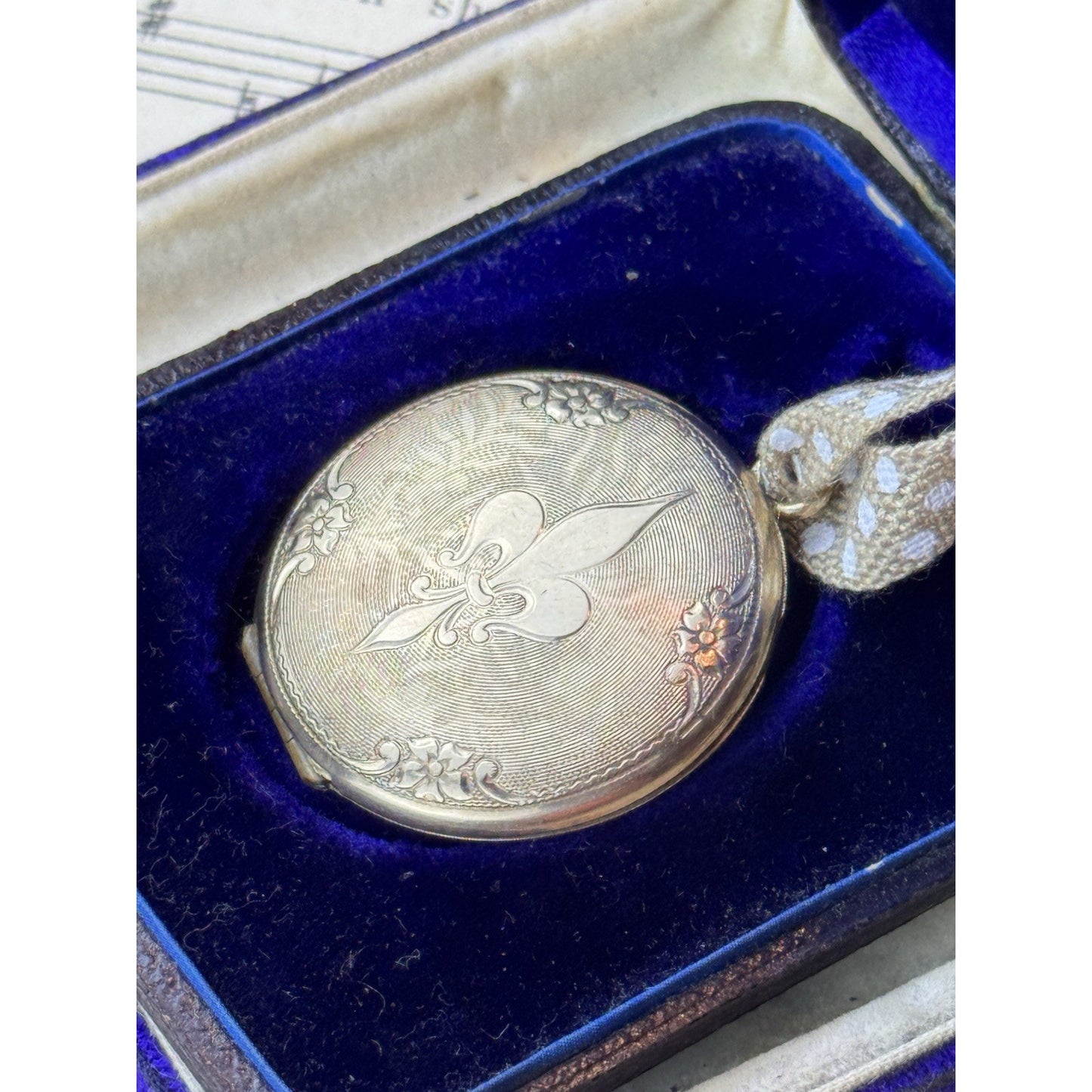 Vintage Gold-Filled Locket Danecraft Fleur-de-Lis 1 3/8”
