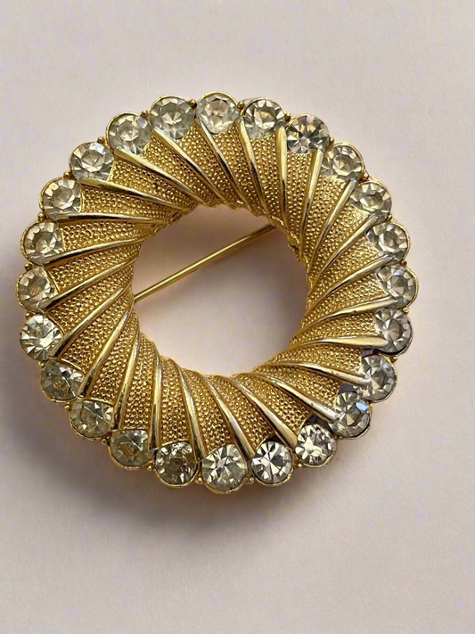 BSK Signed Clear Rhinestone Brushed Gold Tone Wreath Braided Brooch Pin 2”