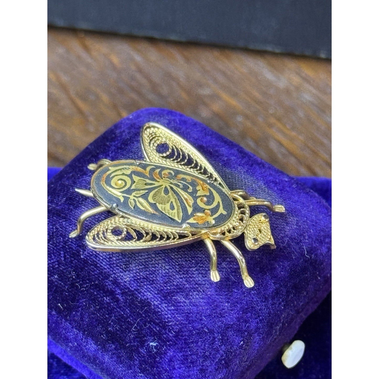 Spanish Damascene Bee Brooch Gold Inlay Black Toledo Insect Pin
