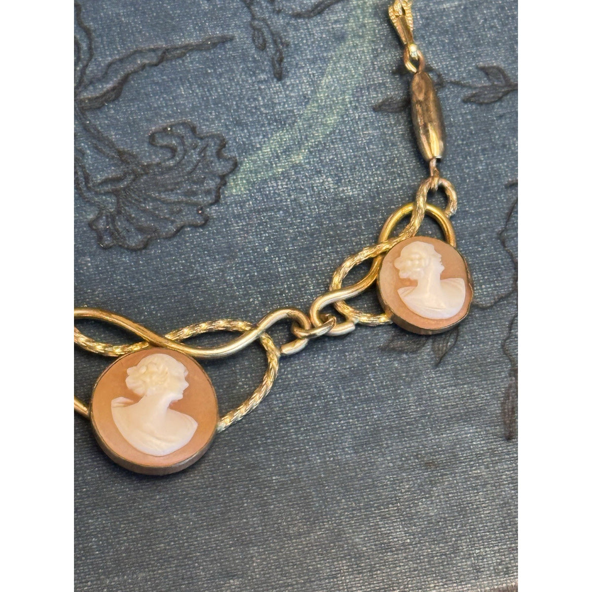 Cameo Necklace Three Portraits Goldtone Openwork Links Vintage Romantic 19”
