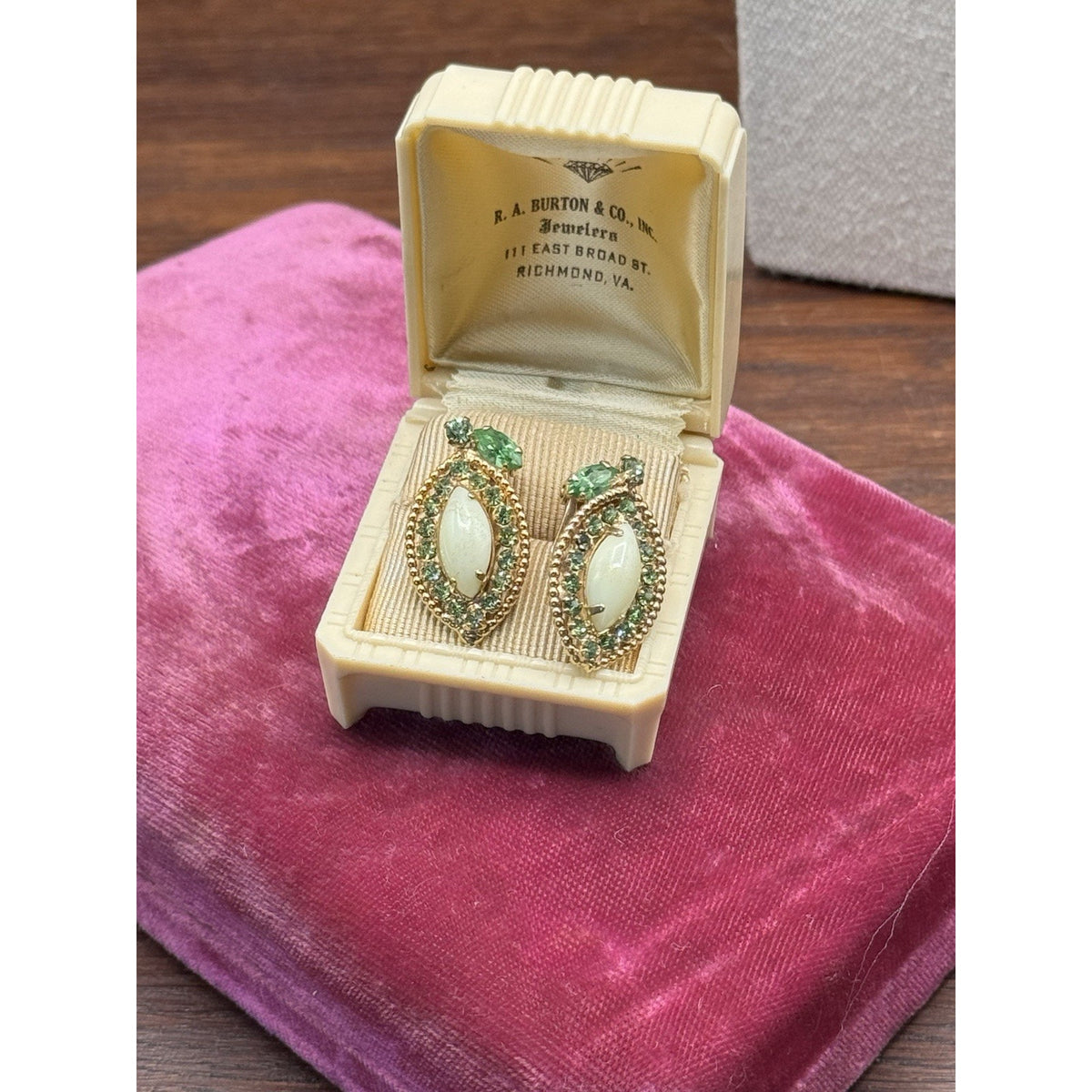 Vintage Weiss Clip On Earrings Green Rhinestone Milk Glass Goldtone 1” x 5/8”