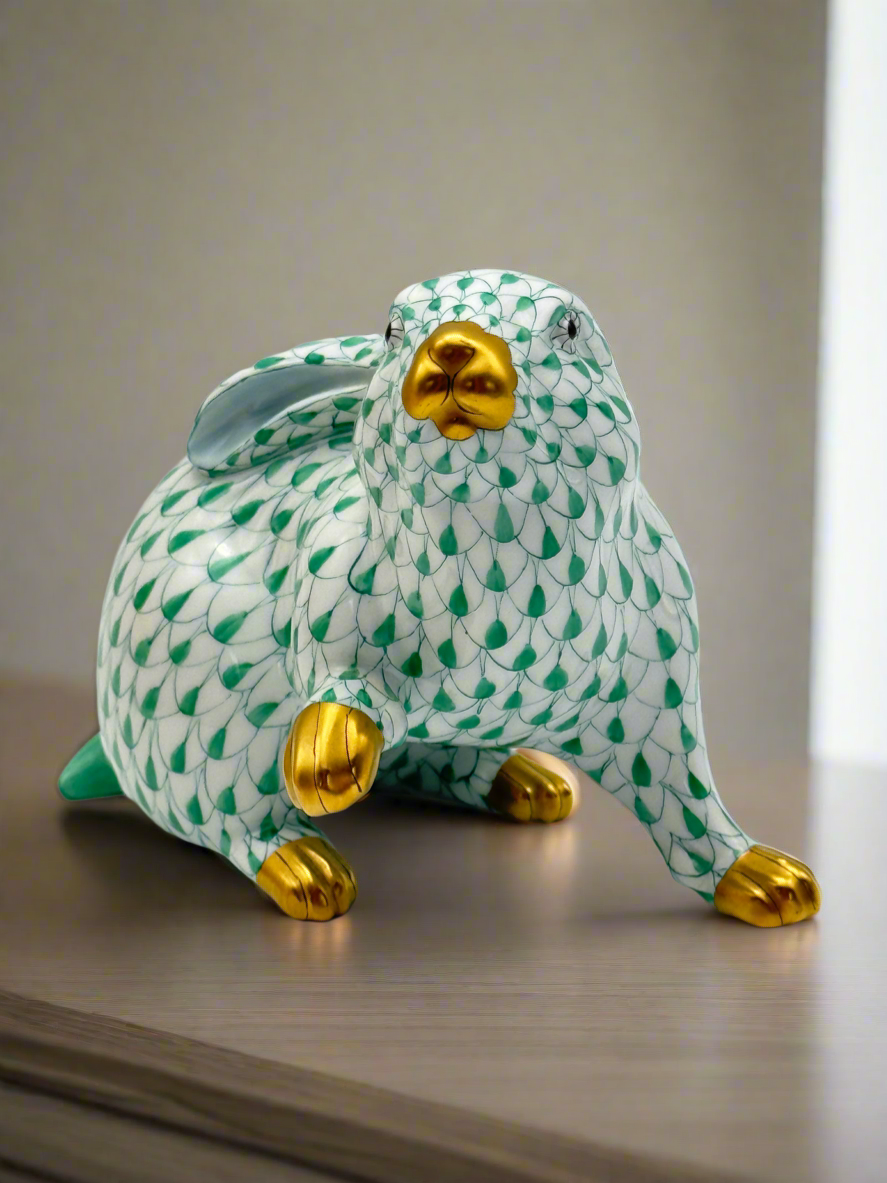 Vintage Herend GREEN Bunny Fishnet Figurine With Gold Detail Circa 4.25”h ESTATE FIND