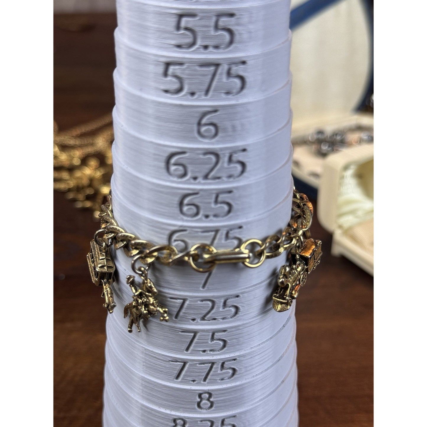 Vintage Goldtone USA Travel Charm Bracelet 7 Charms 6.75” Souvenir Jewelry