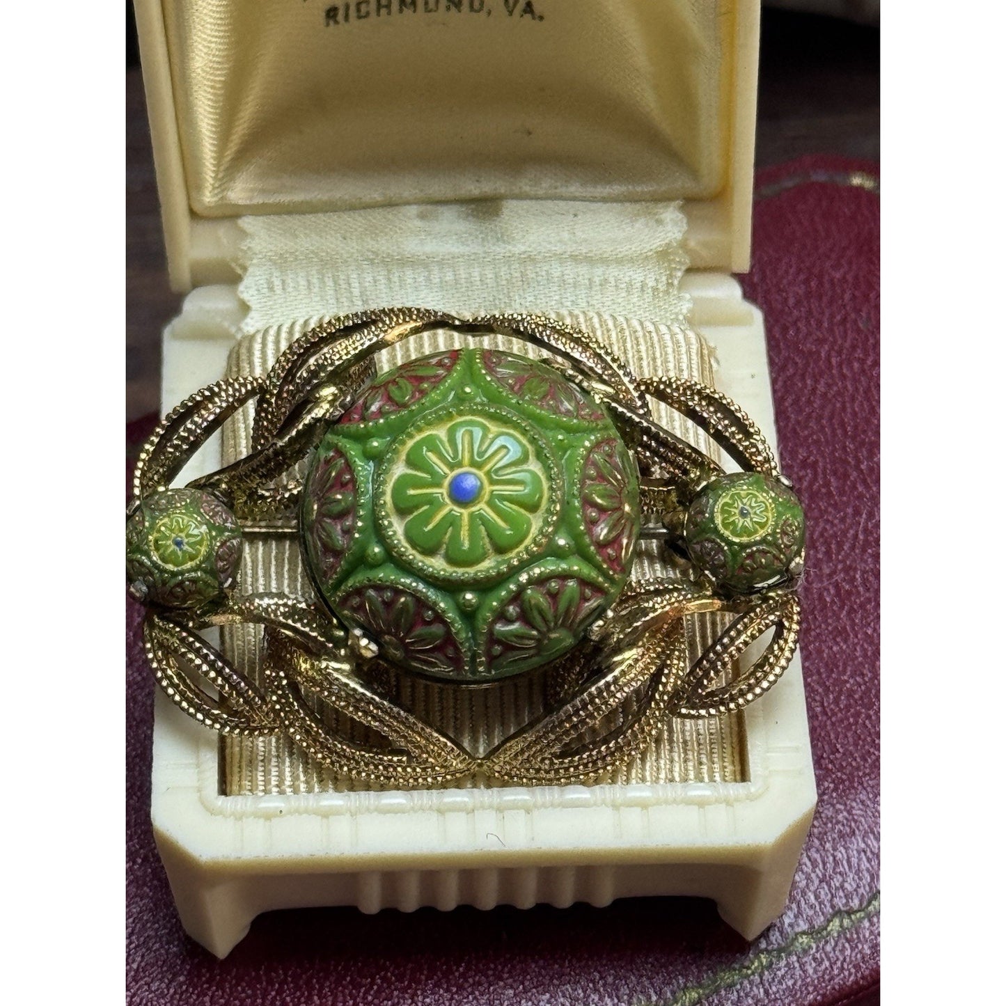 Vintage Art Glass Brooch Green Floral Cabochon Goldtone Filigree Pin 1.75”