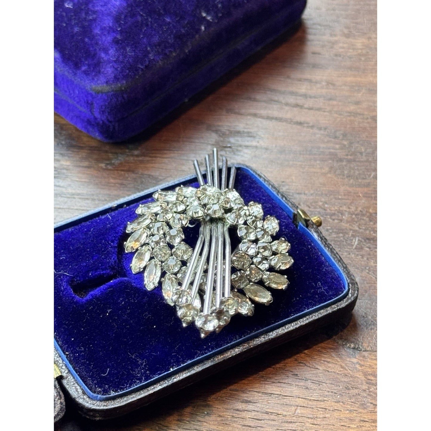 Vintage Brooch Pendant Clear Rhinestone Comet Silvertone 3.25” x 1.5”