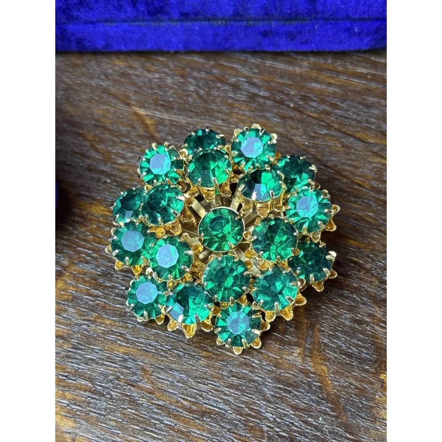 Vintage Green Rhinestone Brooch Goldtone Round Cluster Pin 1.75”