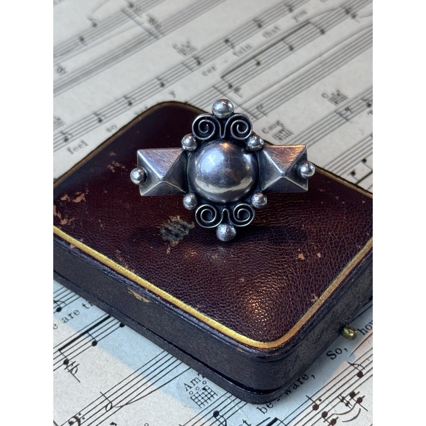Vintage Finnish 916H Silver Handmade Folk Art Statement Ring Size 6 1968